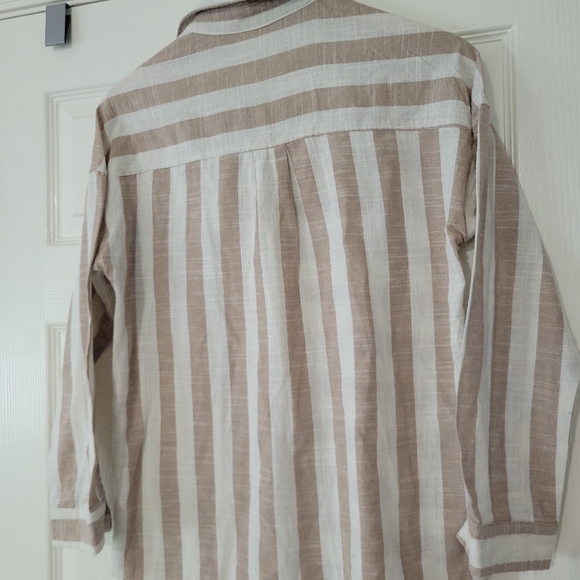 Altar'd State Women Mixed Stripe Pattern Buttondown Chest Pocket 3/4 Sleeve Top - Picture 4 of 4